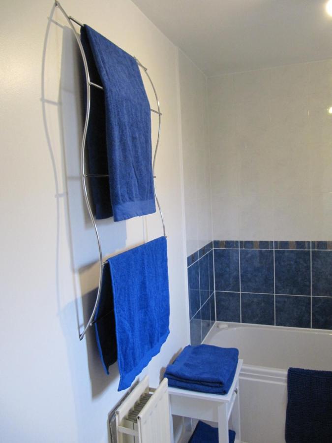 Cozy Off Road 2 Bedroom Cottage Apartment With Free Wi-Fi And Private Parking Glasgow Exterior photo